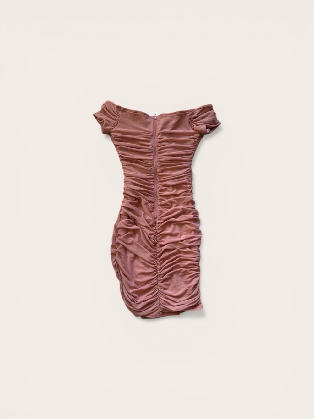 Privy Off-Shoulder Ruched Bodycon Dress in Dust mauve - Picture 4 of 4